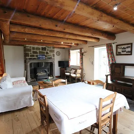 Charmante Maison Au Coeur Du Parc Des Volcans D'auvergne, Ideale Pour 4 Pers Avec Cheminee Et Jardin - Fr-1-742-371 Albepierre-Bredons